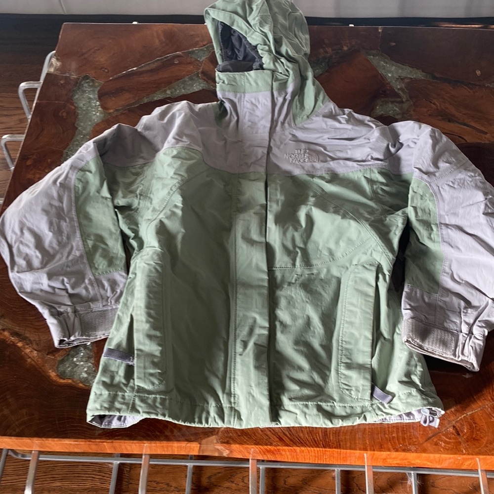 Wind breaker